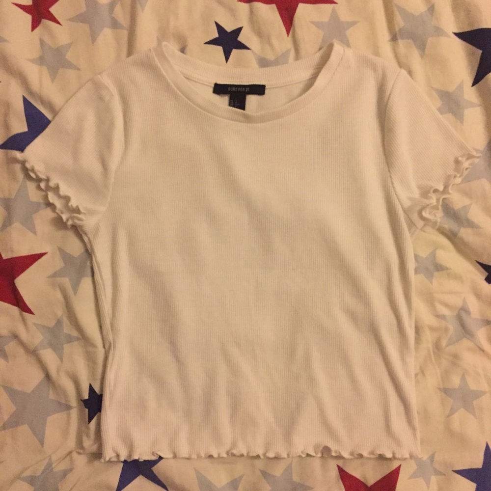 White Ribbed Lettuce Trim Top